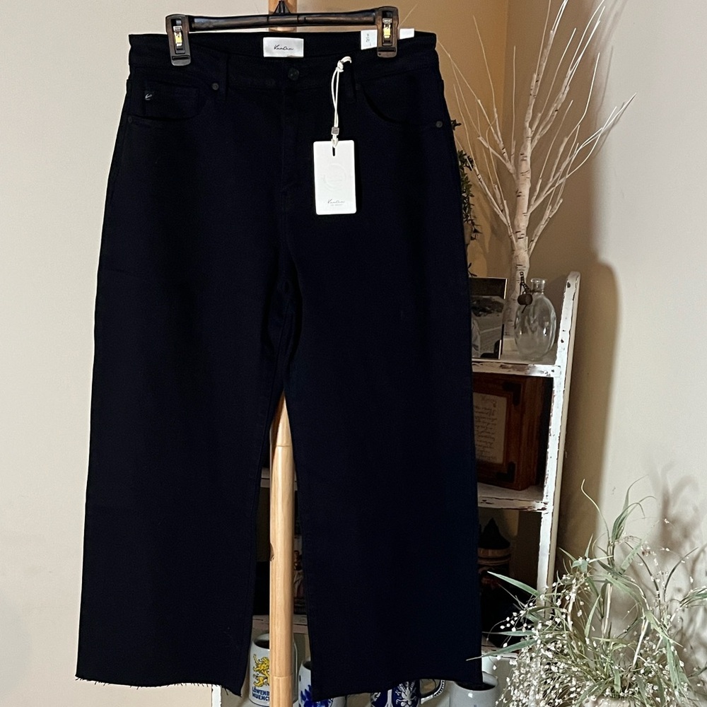 NWT KanCan 11/29 Black High Rise Crop Wide Leg Jeans, Raw Hems.